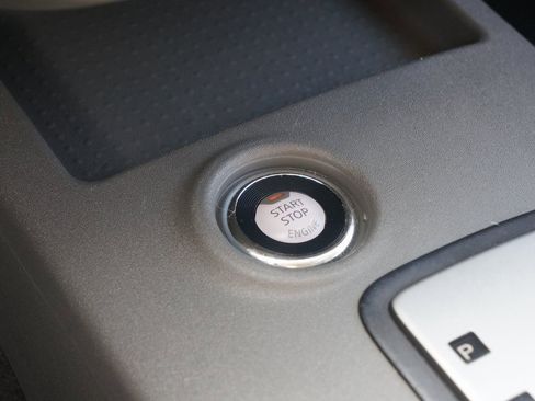 Used 2020 Nissan Frontier SV w/ SV Utility Package image 25