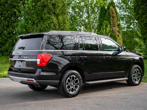 Used 2024 Ford Expedition XLT image 5