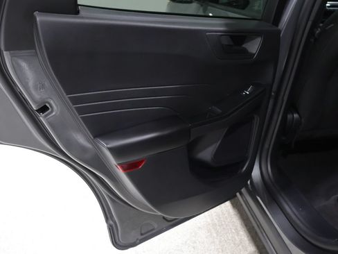 Used 2025 Ford Escape Active AWD/4WD image 18