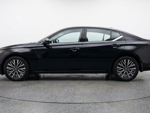 Used 2025 Nissan Altima 2.5 SV FWD image 5