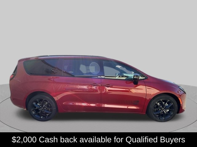 New 2027 Chrysler Pacifica Select FWD image 2