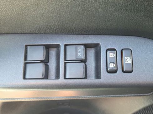 Used 2016 Toyota RAV4 LE AWD/4WD image 20