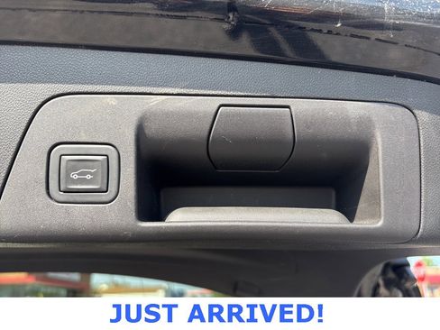 Used 2023 Buick Envision Essence w/ Sport Touring Package image 22