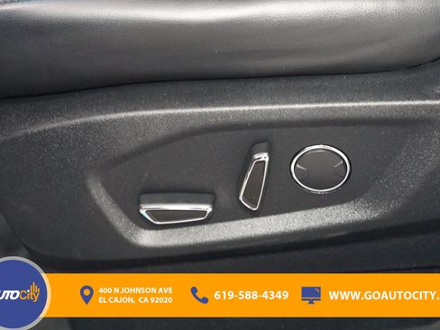 Used 2017 Ford Edge Titanium image 19