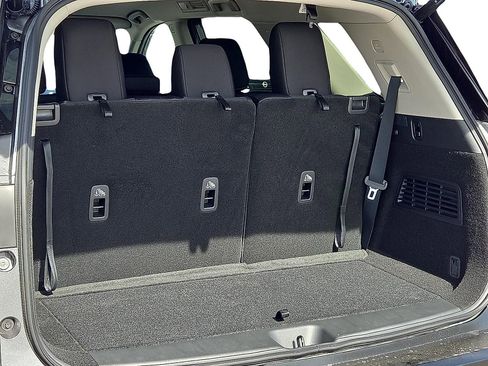 New 2026 Nissan Pathfinder SV image 9