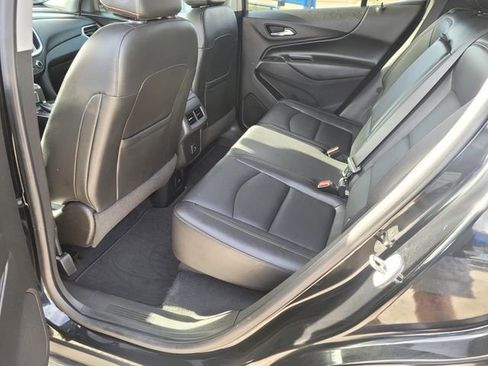 Used 2021 Chevrolet Equinox LT image 3