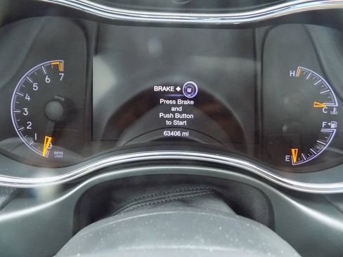 Used 2020 Jeep Grand Cherokee Limited AWD/4WD image 18