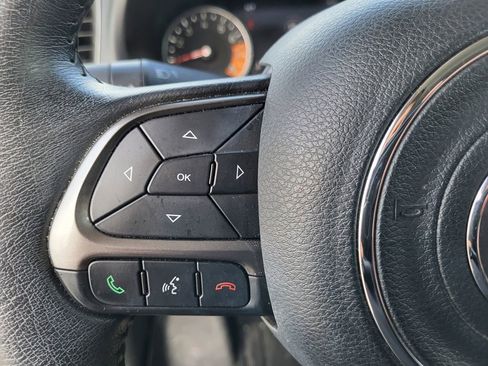 Used 2020 Jeep Renegade Limited image 27