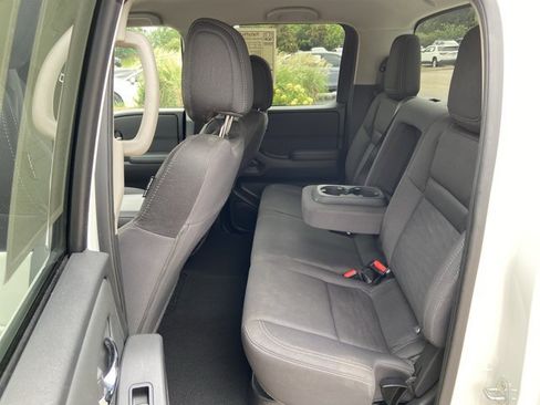 Used 2024 Nissan Frontier SV RWD image 51