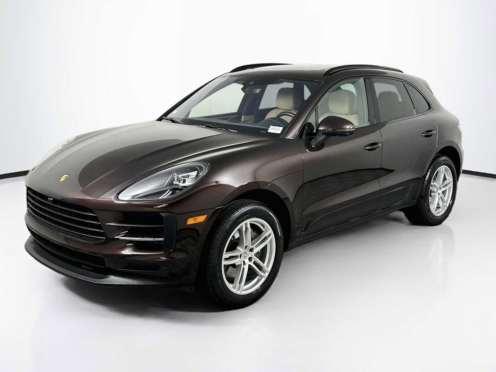 Certified 2021 Porsche Macan AWD/4WD image 1