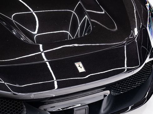 Used 2022 Ferrari F8 Tributo RWD image 8