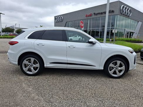 Certified 2025 Audi Q5 Premium w/ Premium Plus AWD/4WD image 7