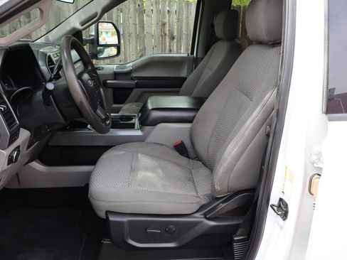 Used 2020 Ford F350 XLT w/ XLT Premium Package AWD/4WD image 19