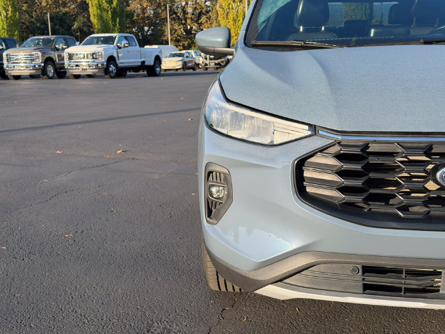 Certified 2025 Ford Escape ST-Line Select AWD/4WD image 9