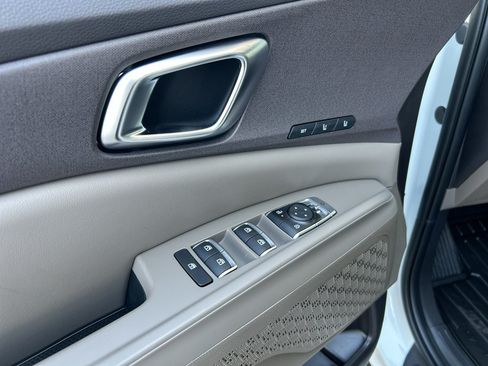 New 2026 Kia Carnival EX FWD image 17