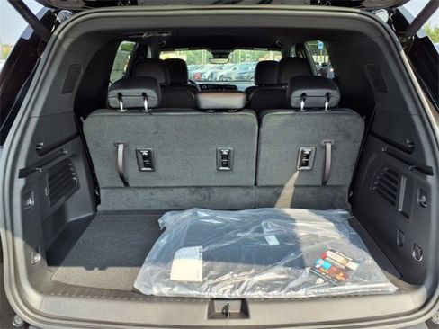 New 2025 Chevrolet Traverse Z71 w/ Enhanced Driving Package image 5
