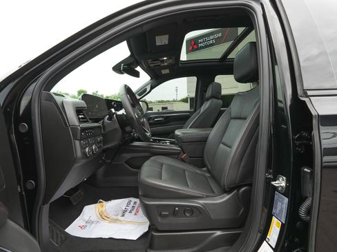 Used 2026 Chevrolet Suburban RST w/ RST Capability Package AWD/4WD image 33