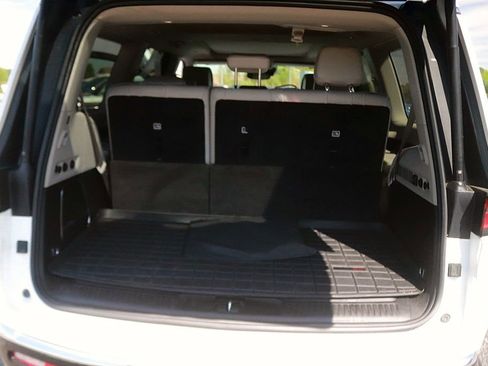 Used 2023 Jeep Wagoneer 4WD w/ Premium Group I image 16
