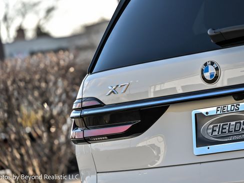 Used 2023 BMW X7 xDrive40i w/ M Sport Package image 15