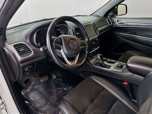 Certified 2022 Jeep Grand Cherokee Laredo X image 17