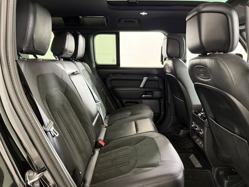 Used 2022 Land Rover Defender 110 V8 image 28