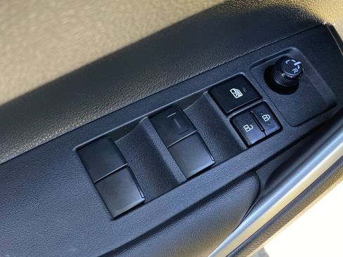 Certified 2023 Toyota Corolla Cross XSE w/ Convenience Package image 24