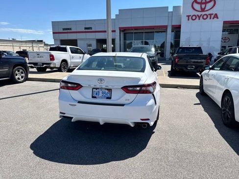 Used 2021 Toyota Camry SE w/ Convenience Package FWD image 6