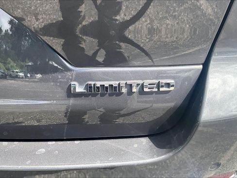 Used 2022 Jeep Grand Cherokee Limited RWD image 10