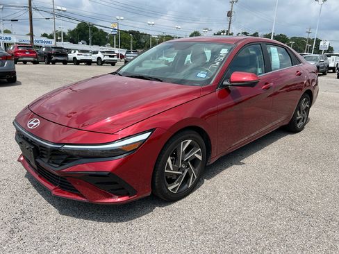Used 2024 Hyundai Elantra Limited FWD image 1