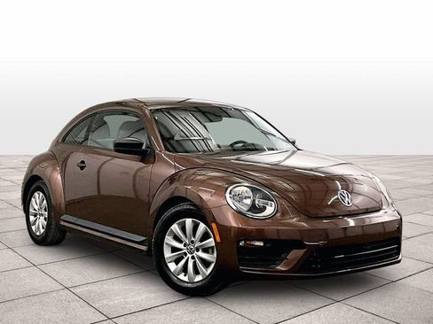 Used 2017 Volkswagen Beetle 1.8T S FWD image 2