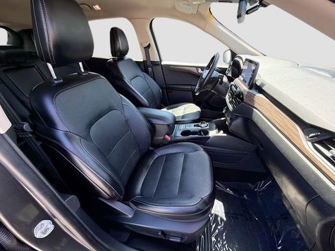 Used 2020 Ford Escape Titanium AWD/4WD image 29