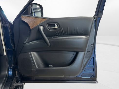 Used 2022 Nissan Armada SL w/ Captain's Chairs Package AWD/4WD image 44