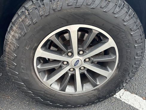 Used 2019 Ford Expedition Max XLT image 7