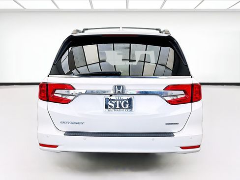 Used 2018 Honda Odyssey Touring image 5