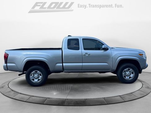 Used 2022 Toyota Tacoma SR w/ SR Convenience Package AWD/4WD image 8