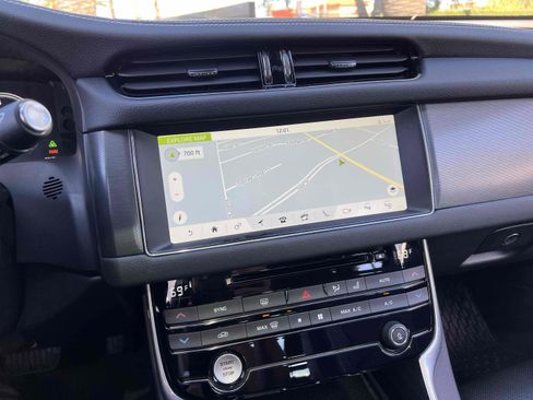 Used 2017 Jaguar XF S image 66