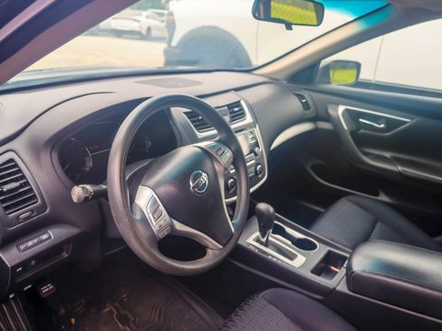 Used 2017 Nissan Altima 2.5 S w/ Power Driver Seat Package FWD image 3