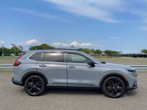 Used 2023 Honda CR-V Sport Touring image 4