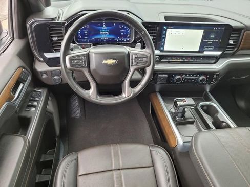 Used 2024 Chevrolet Silverado 1500 High Country w/ High Country Premium Package image 15