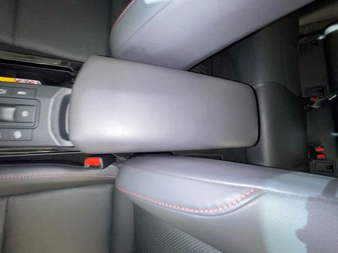 Used 2026 Toyota Prius Plug-In Hybrid FWD image 21