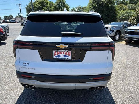 New 2026 Chevrolet Traverse LT FWD image 6