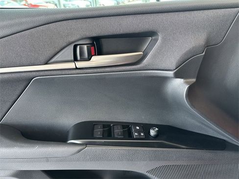 Used 2025 Toyota Camry LE w/ Convenience Package image 21