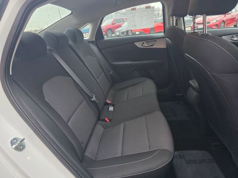 Used 2024 Kia Forte LXS image 7