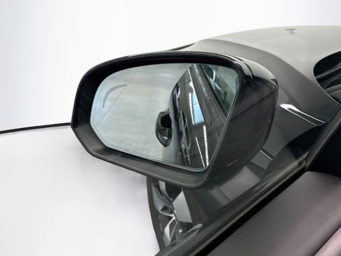 Used 2022 Volvo XC40 T5 Momentum AWD/4WD image 16