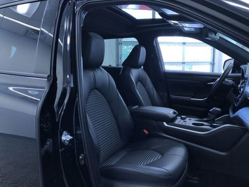 Certified 2025 Toyota Highlander XSE AWD/4WD image 23
