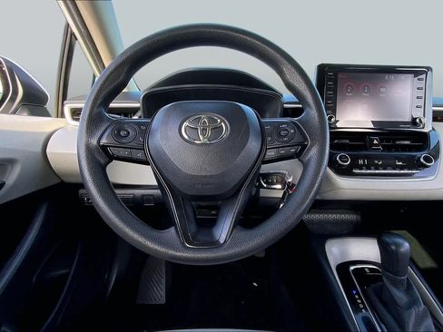 Used 2022 Toyota Corolla LE FWD image 6