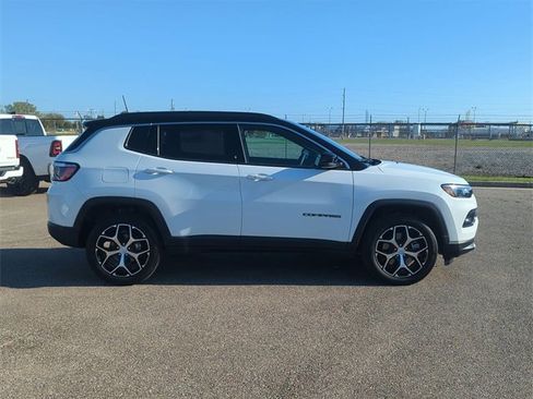 Certified 2024 Jeep Compass Limited image 2