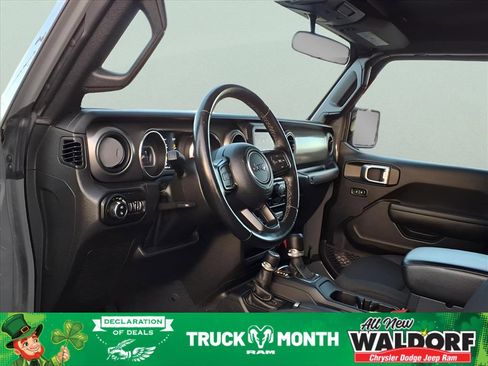 Used 2022 Jeep Gladiator Willys image 8