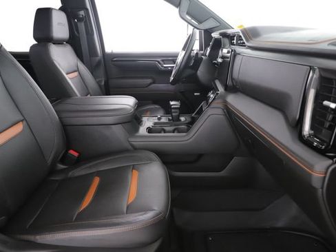 Used 2023 GMC Sierra 1500 AT4 w/ Technology Package AWD/4WD image 32