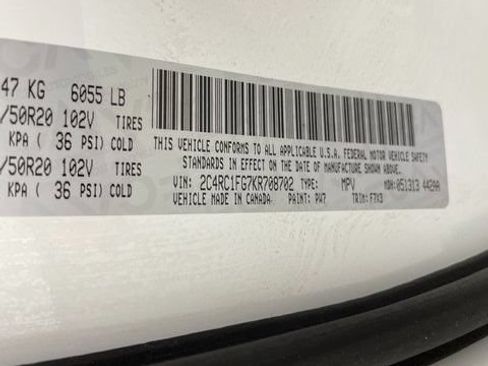 Used 2019 Chrysler Pacifica Touring Plus w/ S Appearance Package FWD image 27